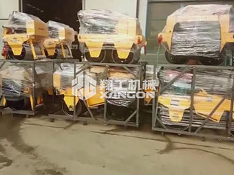 翔工機(jī)械一批小型壓路機(jī)包裝好，成功出口到國(guó)外