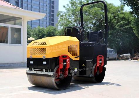 壓路機(jī)型號(hào)多？根據(jù)工程量選擇準(zhǔn)沒(méi)錯(cuò)